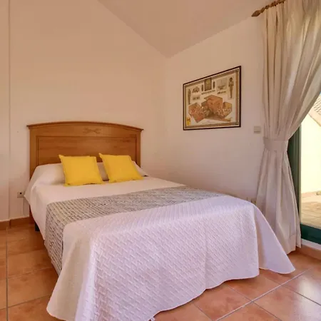 Adosado En Golden Park, Holiday home Javea
