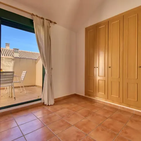 Adosado En Golden Park, Holiday home Javea