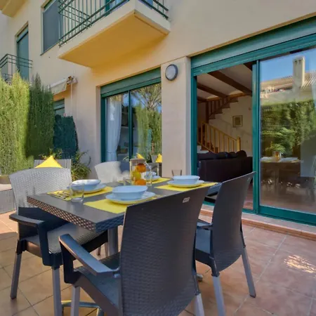 Holiday home Adosado En Golden Park,